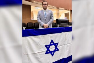 Raiff Matos pede orações pela paz em Israel durante pronunciamento na CMM