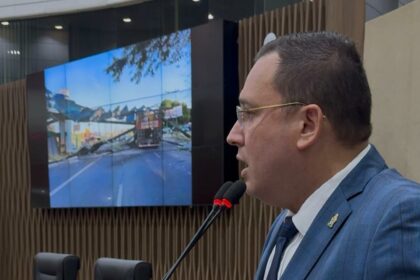 Raiff Matos cobra solução para passarela da Torquato Tapajós, em Manaus