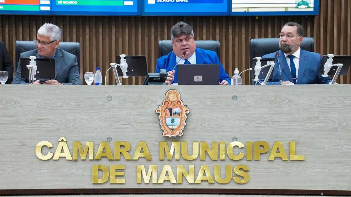 Reajuste salarial de servidores da educação é aprovado em primeira discussão na CMM