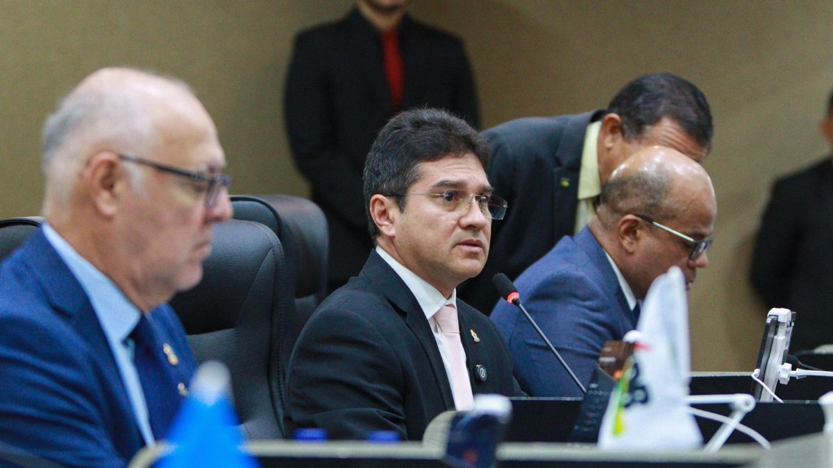 Recomposição salarial de servidores da Prefeitura de Manaus avança na CMM