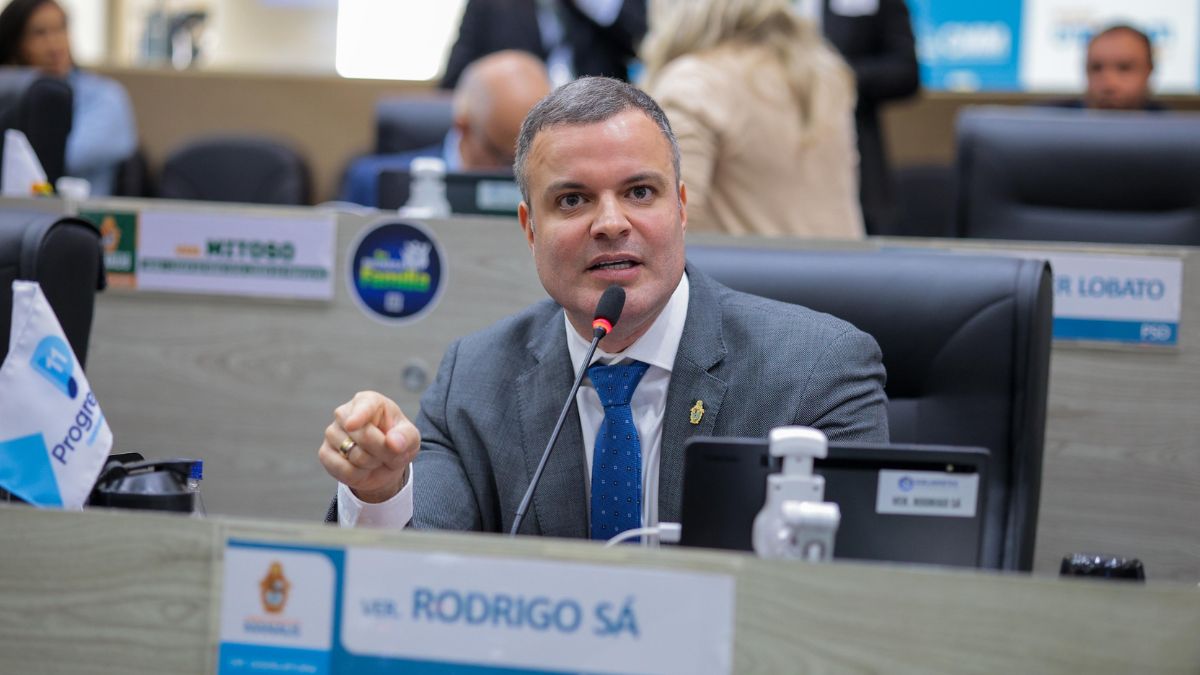 Rodrigo Sá critica limitação da meia passagem e propõe CPI do transporte coletivo em Manaus