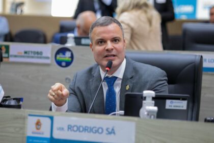 Rodrigo Sá critica limitação da meia passagem e propõe CPI do transporte coletivo em Manaus