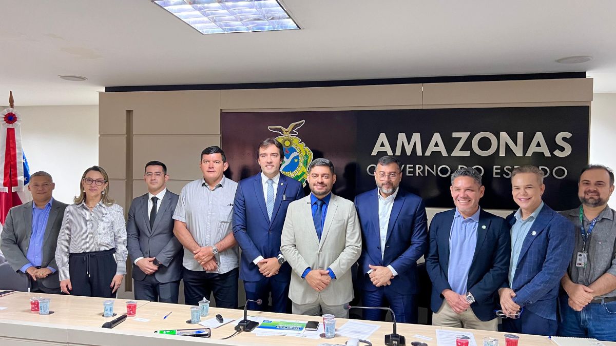 Saimon Bessa participa do lançamento do curso de Inteligência Artificial da UEA em Manaus
