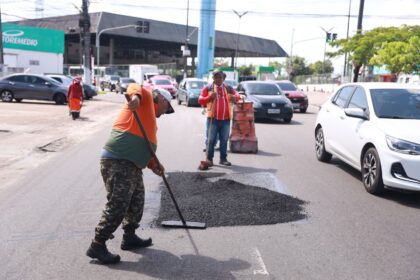 Prefeitura realiza recuperação asfáltica na avenida Noel Nutels
