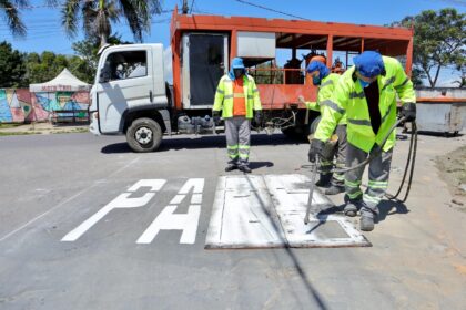 Prefeitura realiza mutirão no Colônia Antônio Aleixo e intensifica sinalização viária em todas as zonas de Manaus