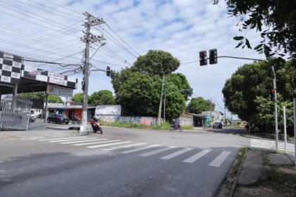 Ajuste semafórico com tempo de direita livre no Oswaldo Frota