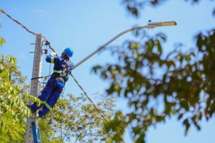Ilumina + Amazonas avança e beneficia mais sete municípios do interior do estado