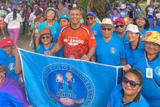 Manaus realiza caminhada em defesa da pessoa idosa com apoio do vereador Carlos Pai Amado