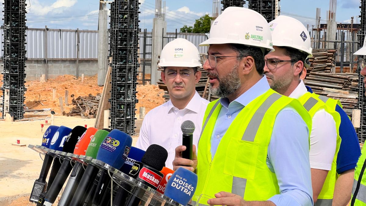 Saimon Bessa visita obras do Residencial Novo Aleixo em Manaus