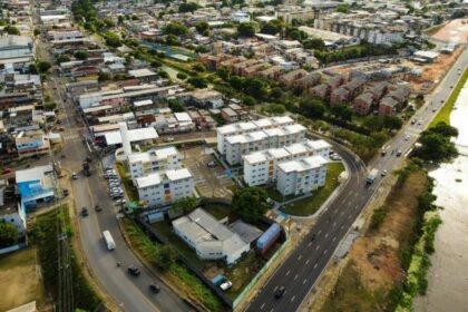 Governador Wilson Lima entrega novo residencial do Prosamin+ para famílias que viviam em áreas de risco