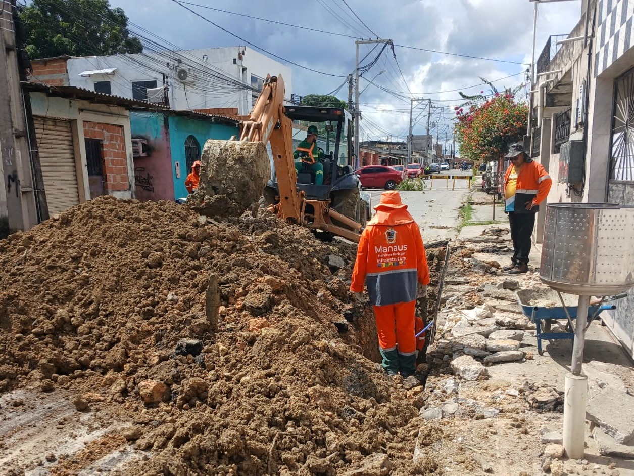 Implantação de rede de drenagem no núcleo 9, no Cidade Nova