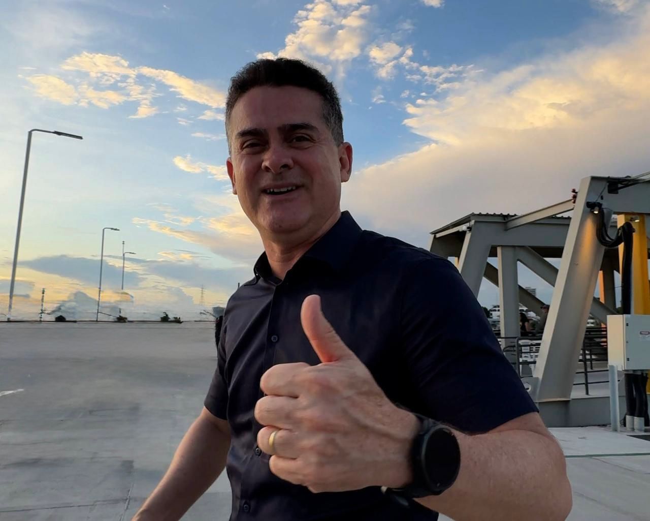 Prefeito David Almeida celebra um ano do píer turístico Manaus 355 com visita institucional ao local