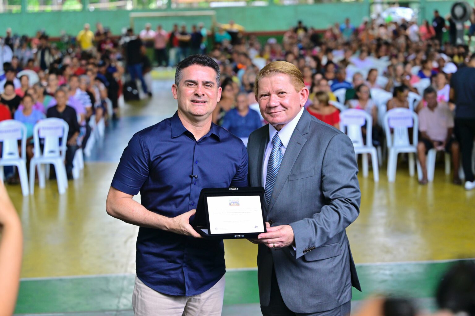 Prefeito David Almeida recebe homenagem do Poder Judiciário por avanços na regularização fundiária em Manaus