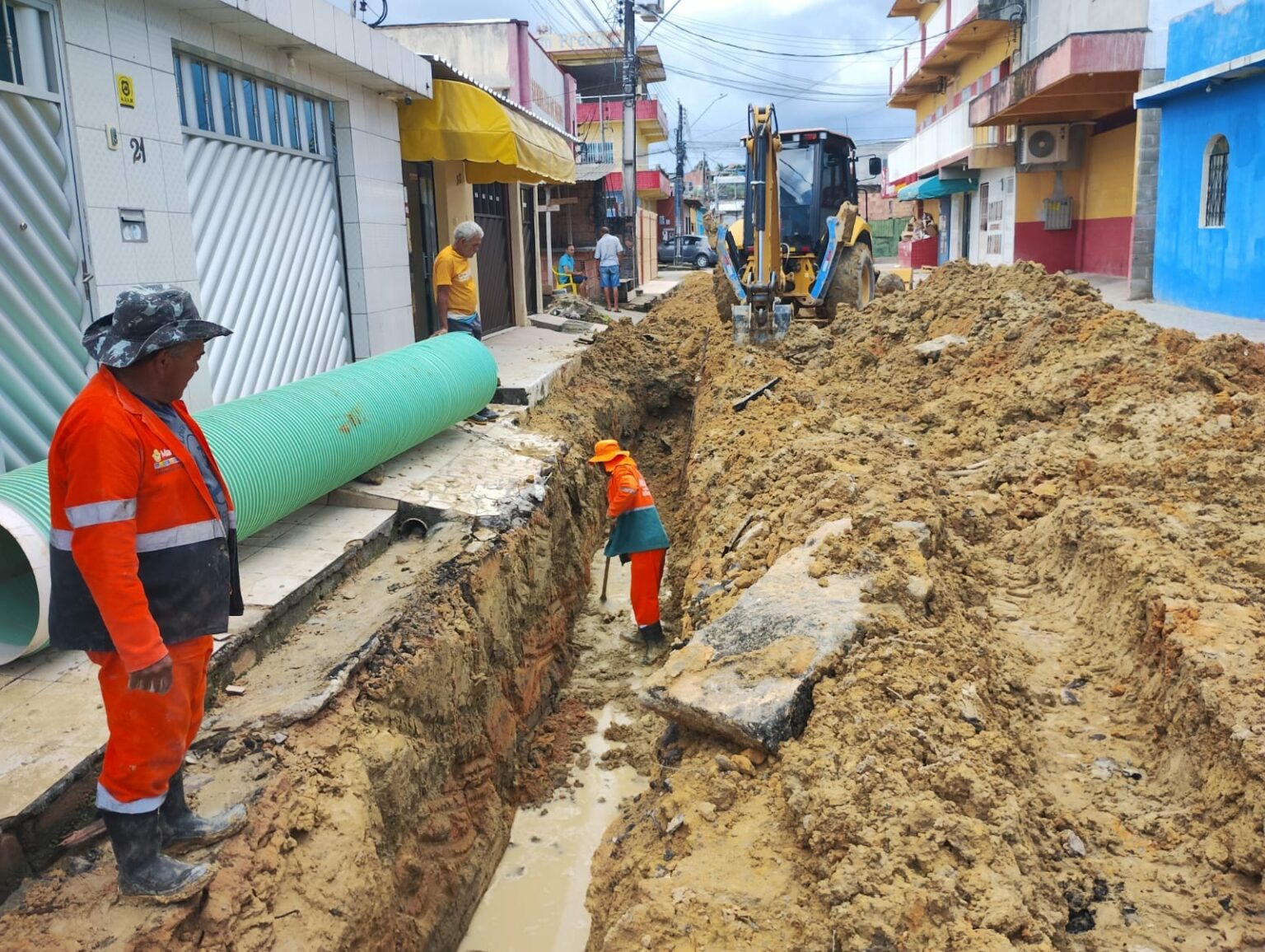 Prefeitura de Manaus avança com serviços de infraestrutura no conjunto Mutirão