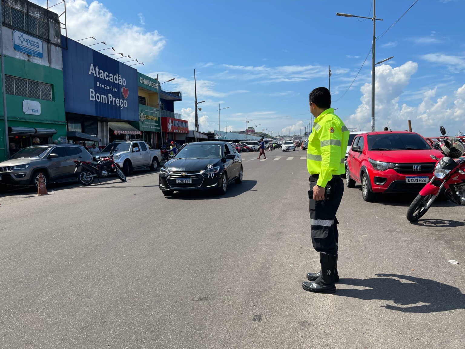 Prefeitura de Manaus reforça atuação de agentes de trânsito em operação especial para o Festival Folclórico de Parintins