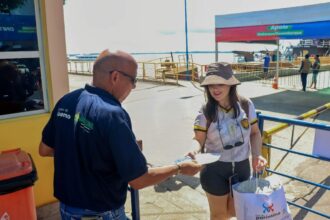 Festival de Parintins 2025: Detran-AM realiza ação informativa para turistas no porto de Parintins