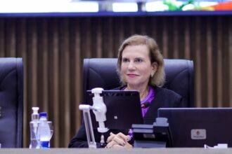Yomara Lins promove debate sobre políticas públicas para idosos em Manaus