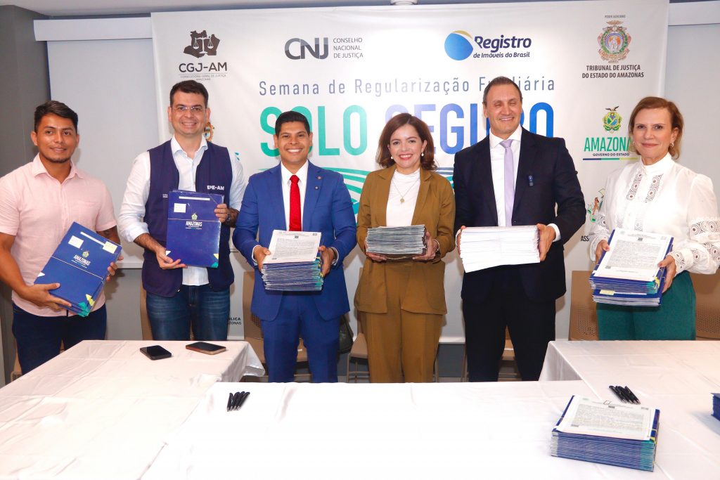 Deputado Mário César Filho celebra entrega de títulos definitivos e regularização de títulos no Vale do Sinai e Monte do Sinai Deputado Mário César Filho celebra entrega de títulos definitivos e regularização de títulos no Vale do Sinai e Monte do Sinai