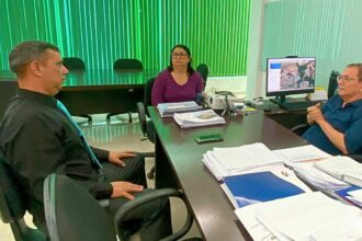 Vereador Carlos Pai Amado intermedia retorno de linhas de ônibus que atendem o bairro Nova Vitória