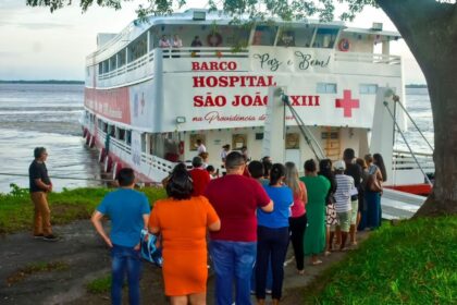 Festival de Parintins 2025: Barco Hospital São João XXIII iniciou atendimentos nesta quarta-feira