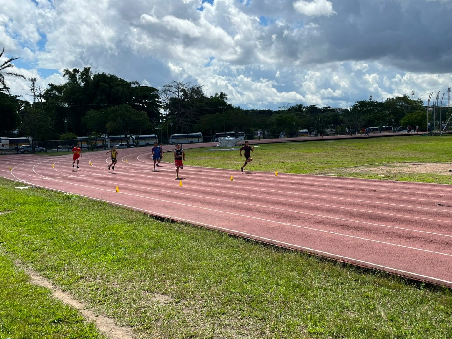 Atletismo Infantil conta com a participação de mais de 1.600 estudantes da rede municipal na 26ª Municipíadas