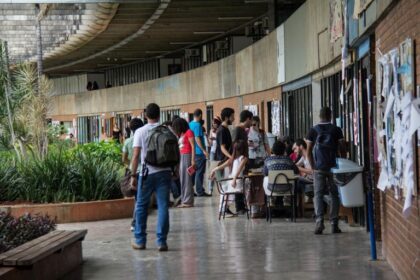 Audiência debate sobre situação de técnicos de educação da Universidade de Brasília