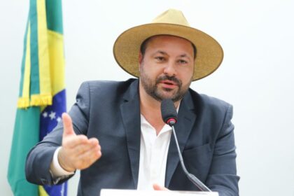 Projeto prevê exame complementar ao “teste do olhinho” aos 6 meses de vida