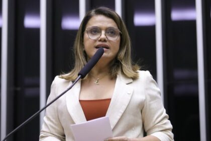 Comissão aprova meia-entrada para mulheres em jogos de futebol