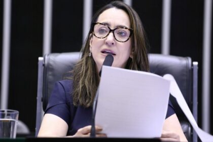 Projeto estabelece política pública para promover saúde mental de meninas
