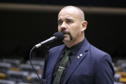 Projeto amplia capacidade de aquisição de armas de fogo e munições por policiais