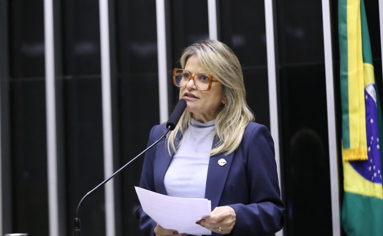 Comissão aprova penas para crimes de discriminação e violência contra pessoas com autismo