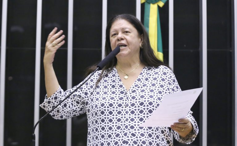 Comissão de Constituição e Justiça aprova garantia de sigilo a pessoas com HTLV
