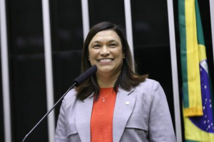 Comissão aprova programa de emprego para responsáveis por crianças com necessidades especiais