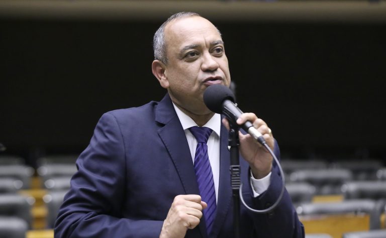 Projeto cria política nacional de apoio a refugiados e imigrantes vulneráveis