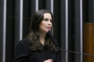 Comissão aprova proposta que define deveres dos integrantes dos conselhos da criança e do adolescente