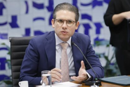Motta defende derrubada do IOF pelo Congresso e critica polarização do “nós contra eles”