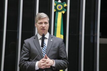 Projeto suspende necessidade de visto para turistas de Austrália, Canadá, EUA e Japão visitarem o Brasil
