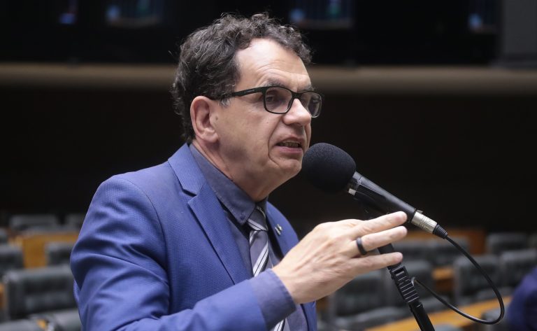 Comissão aprova projeto que assegura atendimento fisioterapêutico a pessoas idosas no SUS