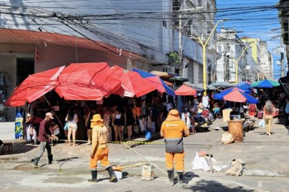 Prefeitura de Manaus executa serviços de infraestrutura no Centro