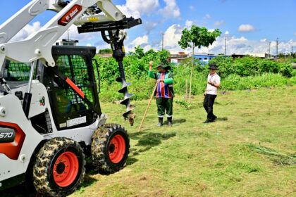 David Almeida avança no reflorestamento com mecanização da arborização em Manaus