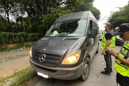 Operação contra transporte clandestino na zona Leste