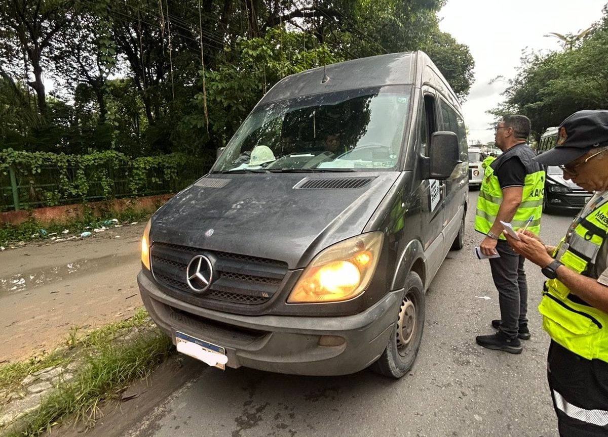 Operação contra transporte clandestino na zona Leste