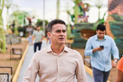 Prefeito celebra um ano do parque Gigantes da Floresta
