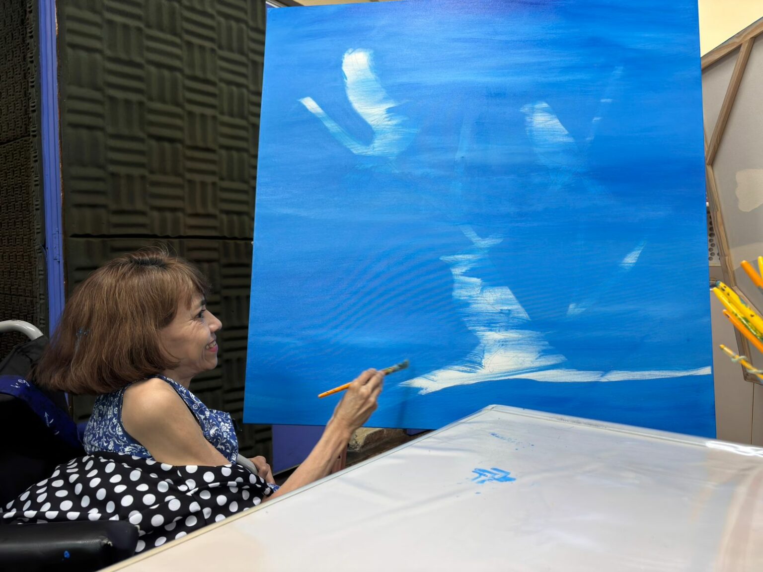 Exposição de artistas com deficiência visual no Carrossel du Louvre