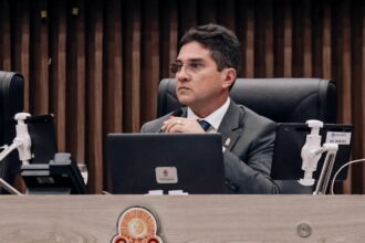 CMM aprova Projeto de Lei de Jander Lobato contra uso irregular de contêineres em Manaus