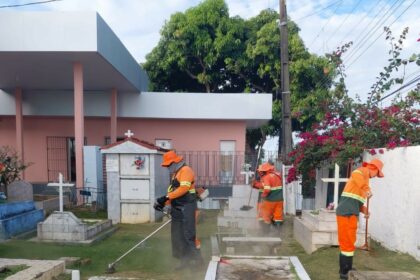 Prefeitura inicia operação de limpeza nos cemitérios públicos de Manaus para o Dia dos Pais
