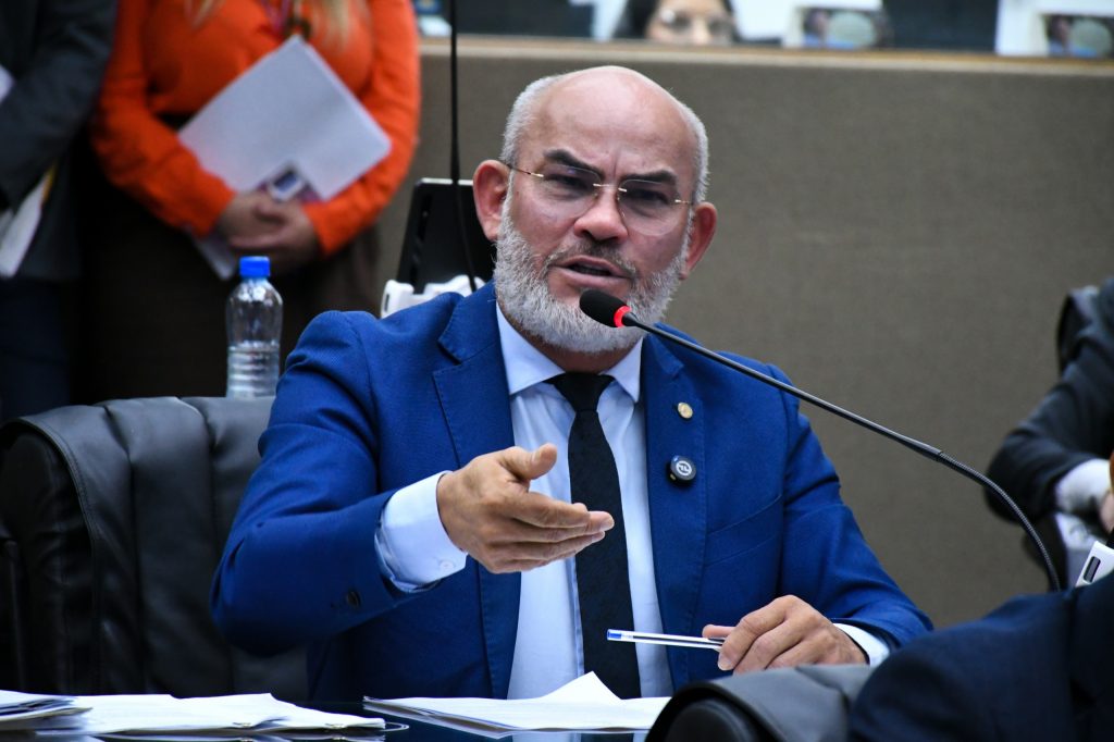 Deputado Cabo Maciel parabeniza posse da reitora da Ufam, Tanara Lauschner, e reforça apoio à educação superior no Amazonas