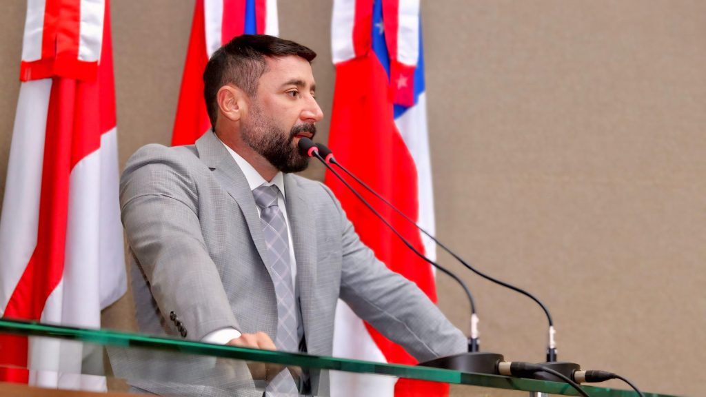 Deputado Carlinhos Bessa destaca avanço no acordo pela pavimentação da BR-319 Deputado Carlinhos Bessa destaca avanço no acordo pela pavimentação da BR-319