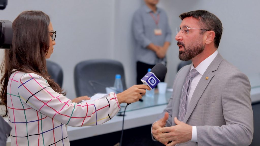 Deputado Carlinhos Bessa divulga balanço do primeiro semestre legislativo de 2025