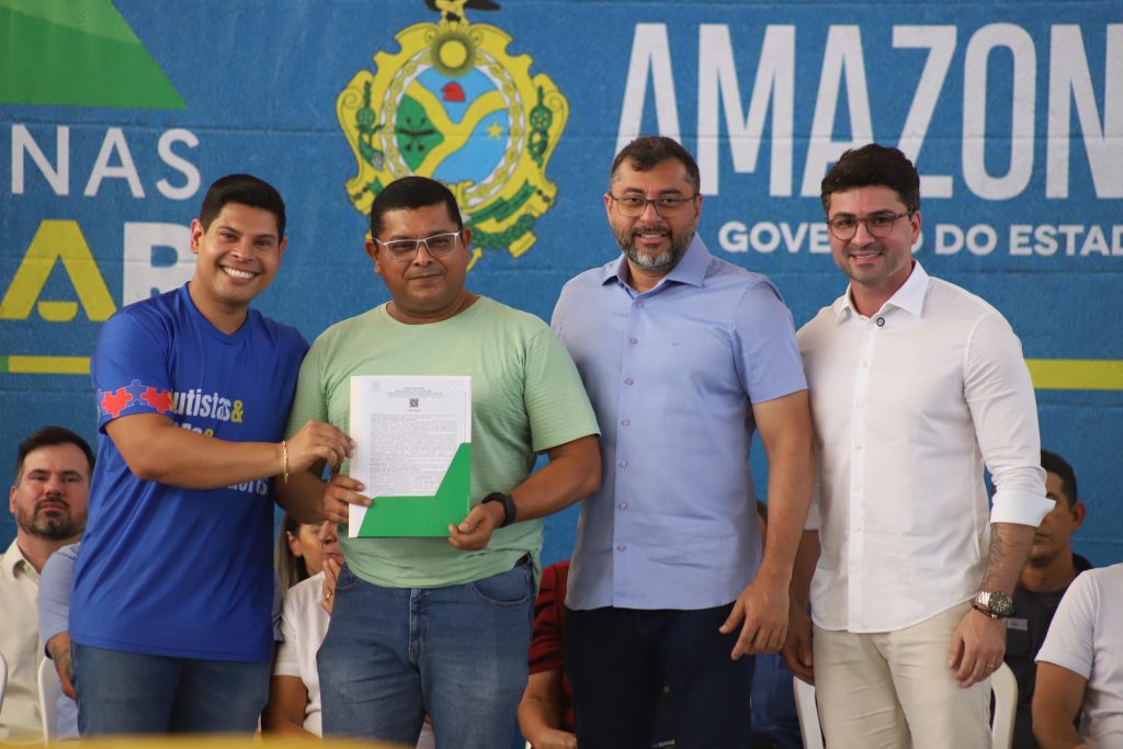 Deputado Mário César Filho destaca a importância da entrega de títulos definitivos a moradores do Conjunto Carlos Braga Deputado Mário César Filho destaca a importância da entrega de títulos definitivos a moradores do Conjunto Carlos Braga